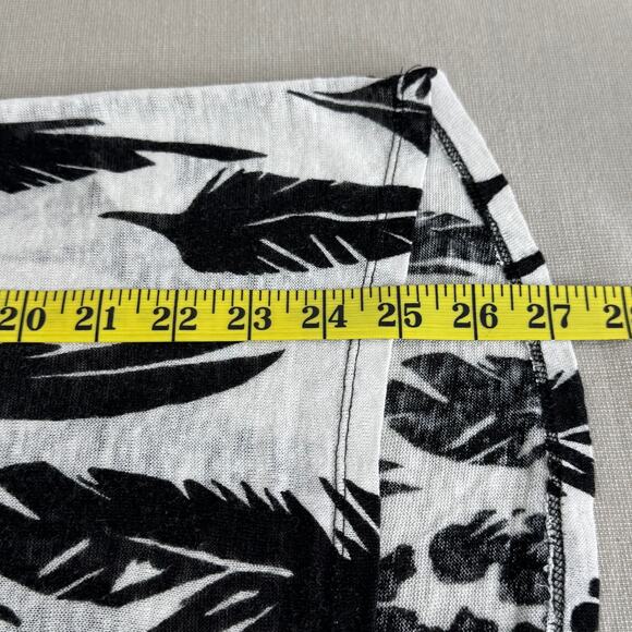 Vince linen top white with‎ black feather print - Picture 6 of 7